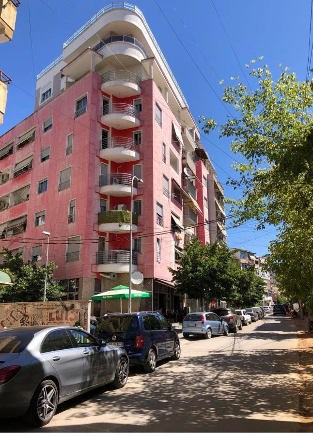 Lovely Apartment In The Heart Of Tirana Exterior photo